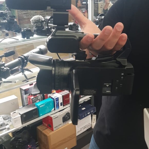 Handheld digital camera with 3.0-inch HD touch screen, 6400W 8K photo. - Picture 6 of 8